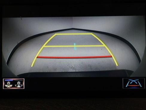 Used 2022 Lexus UX 200 w/ Premium Package image 13