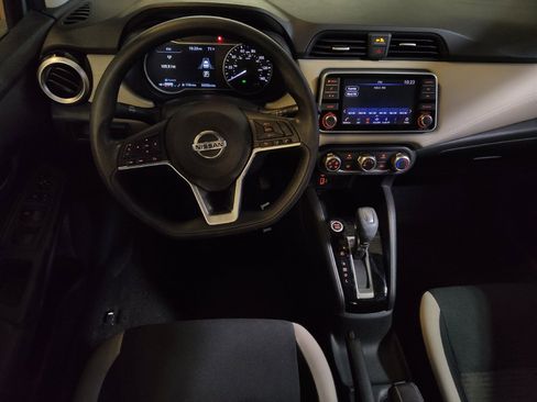Used 2020 Nissan Versa SV FWD image 22