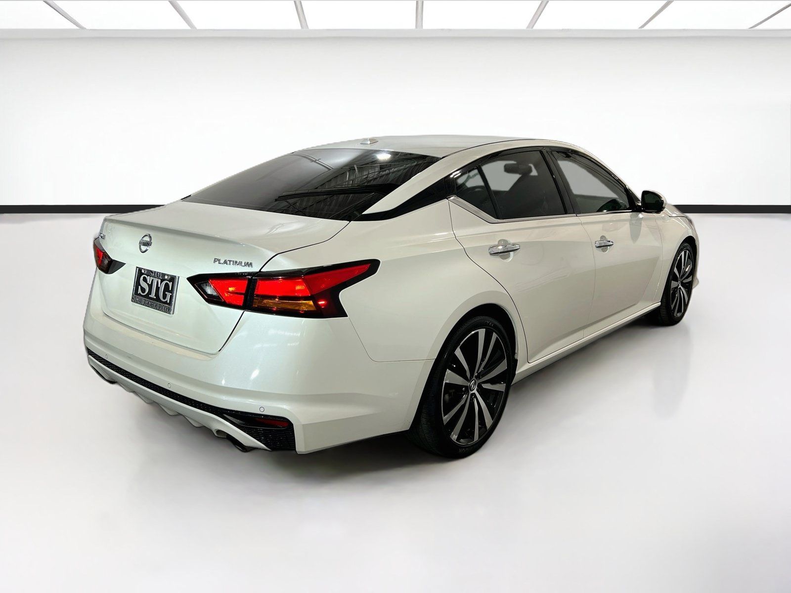 Used 2019 Nissan Altima 2.5 Platinum FWD image 4