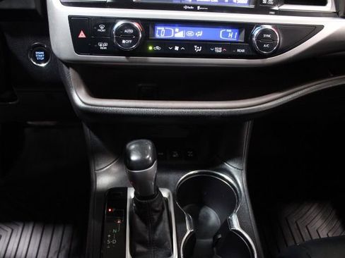 Used 2015 Toyota Highlander XLE image 35
