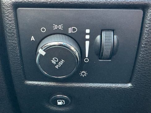 Used 2022 Jeep Grand Cherokee Limited image 21