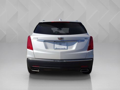 Used 2017 Cadillac XT5 Luxury w/ Driver Awareness Package FWD image 4