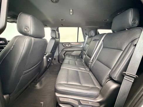 Used 2023 GMC Yukon SLE AWD/4WD image 5