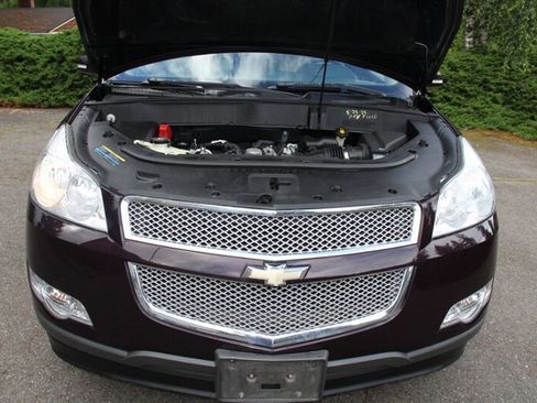 Used 2010 Chevrolet Traverse LTZ AWD/4WD image 22