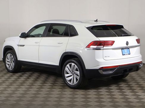 Used 2022 Volkswagen Atlas Cross Sport SE FWD image 9