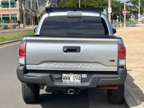 Used 2022 Toyota Tacoma TRD Off-Road image 4