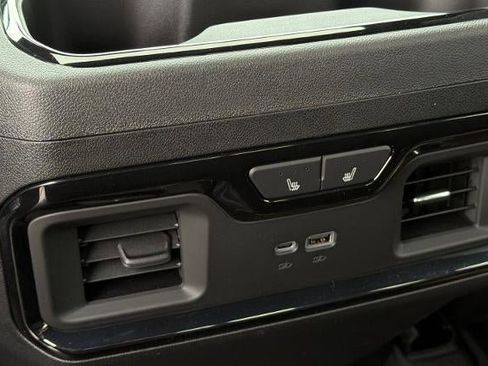 New 2026 GMC Sierra 2500 AT4 w/ AT4 Premium Plus Package AWD/4WD image 13
