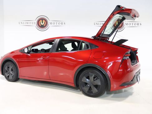 Used 2026 Toyota Prius LE FWD image 25