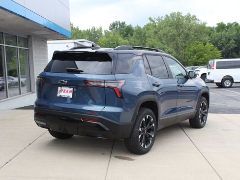 New 2026 Chevrolet Equinox RS w/ Convenience Package III FWD image 4
