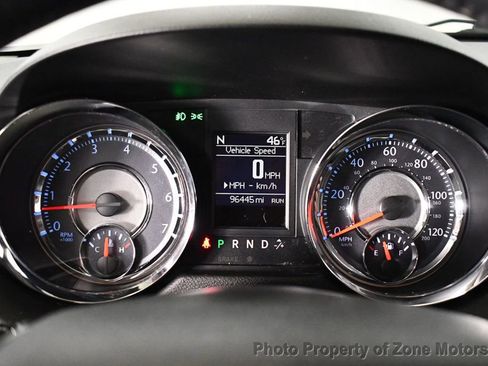 Used 2014 Chrysler Town & Country Touring-L image 33