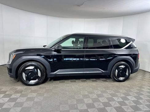 Used 2024 Kia EV9 Wind image 6