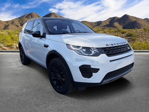 Used 2019 Land Rover Discovery Sport SE AWD/4WD image 4