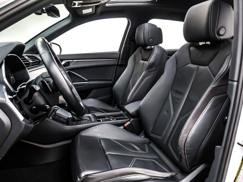 Used 2019 Audi Q3 2.0T Prestige w/ Prestige Package image 17