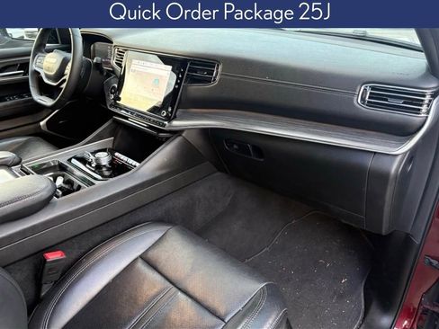 Used 2023 Jeep Wagoneer L Series II image 6