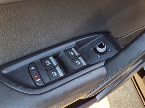 Used 2020 Audi Q5 2.0T Titanium Premium Plus w/ Premium Plus Package image 12