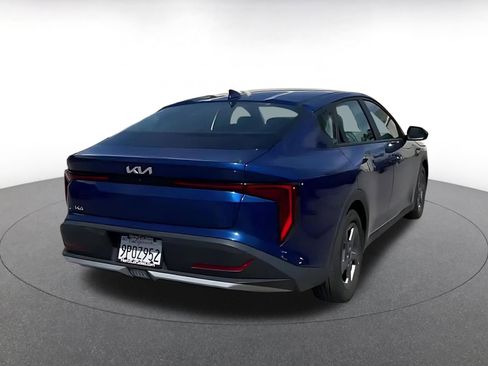 Used 2025 Kia K4 LXS image 14