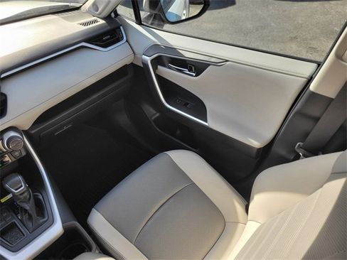 Used 2024 Toyota RAV4 Limited image 13