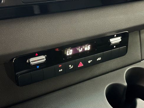 Used 2025 Mercedes-Benz Sprinter 2500 image 16