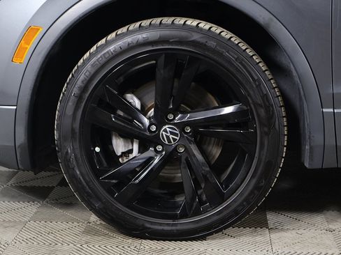 Used 2023 Volkswagen Tiguan SE R-Line image 23