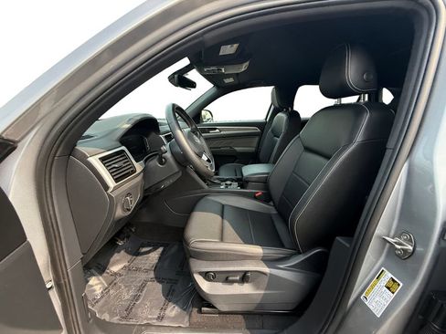 Used 2023 Volkswagen Atlas Cross Sport SE AWD/4WD image 9