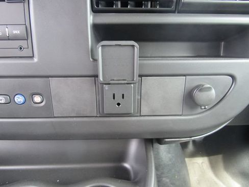 Used 2025 GMC Savana 3500 Extended w/ Driver Convenience Package RWD image 14