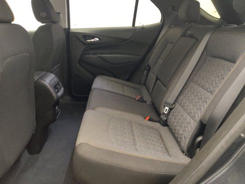 Used 2022 Chevrolet Equinox LT w/ Driver Convenience Package image 18