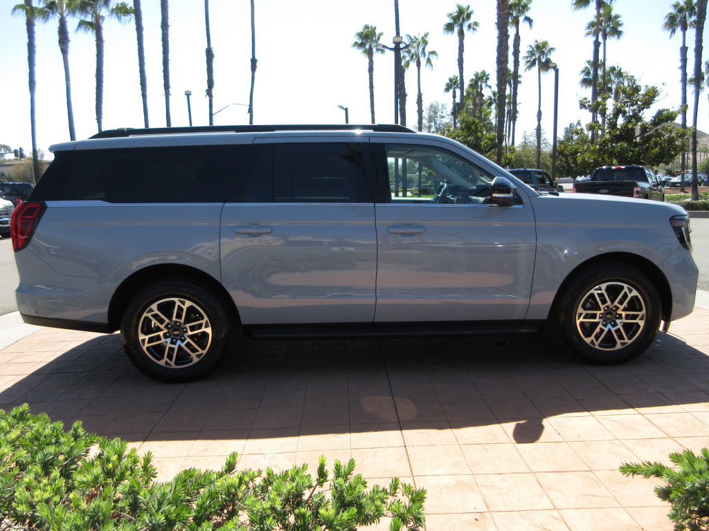 Certified 2025 Ford Expedition Max Active RWD image 5