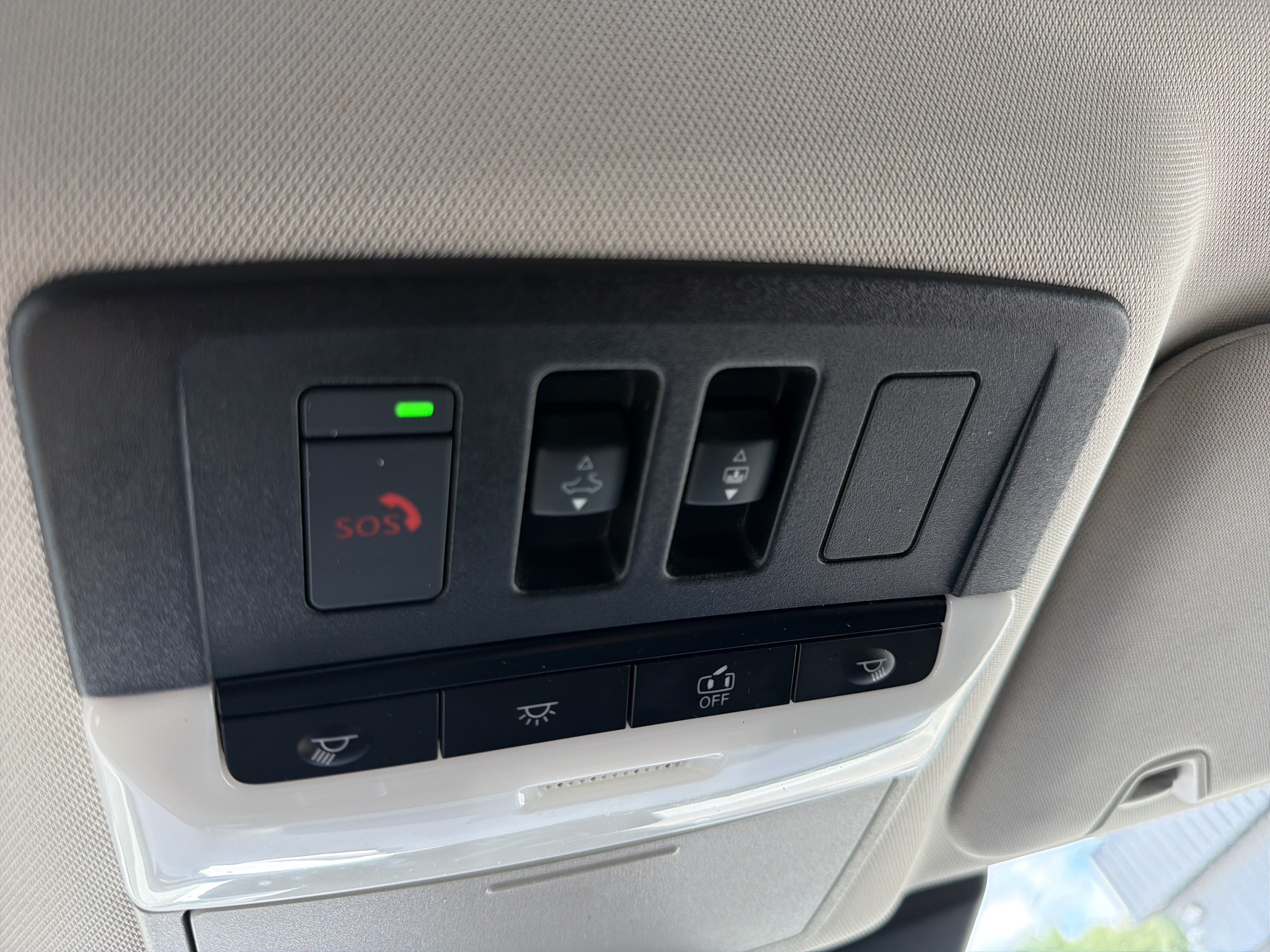 Used 2023 Nissan Pathfinder Platinum w/ Lighting Package (N93) FWD image 24