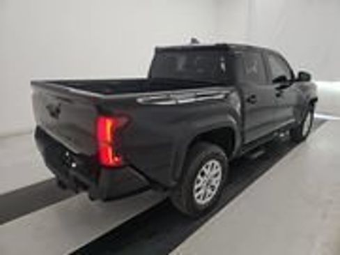 Used 2025 Toyota Tacoma SR5 AWD/4WD image 4