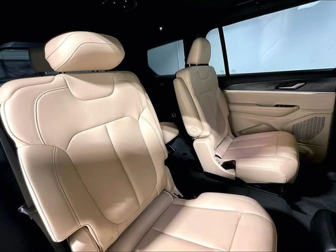 Used 2024 Jeep Grand Cherokee L Limited w/ Black Appearance Package RWD image 37