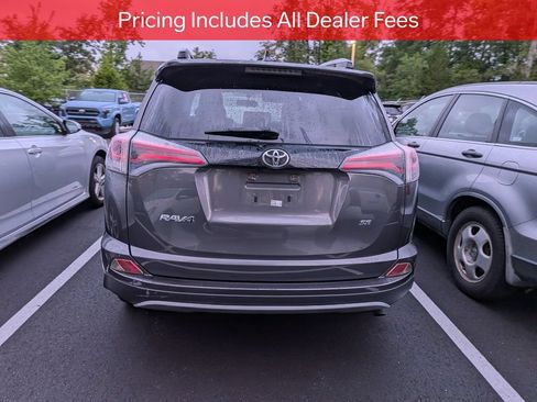 Used 2016 Toyota RAV4 SE FWD image 6