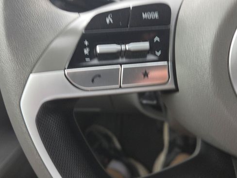 Used 2024 Hyundai Elantra SEL FWD image 22