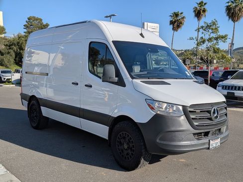 Used 2020 Mercedes-Benz Sprinter 2500 image 10