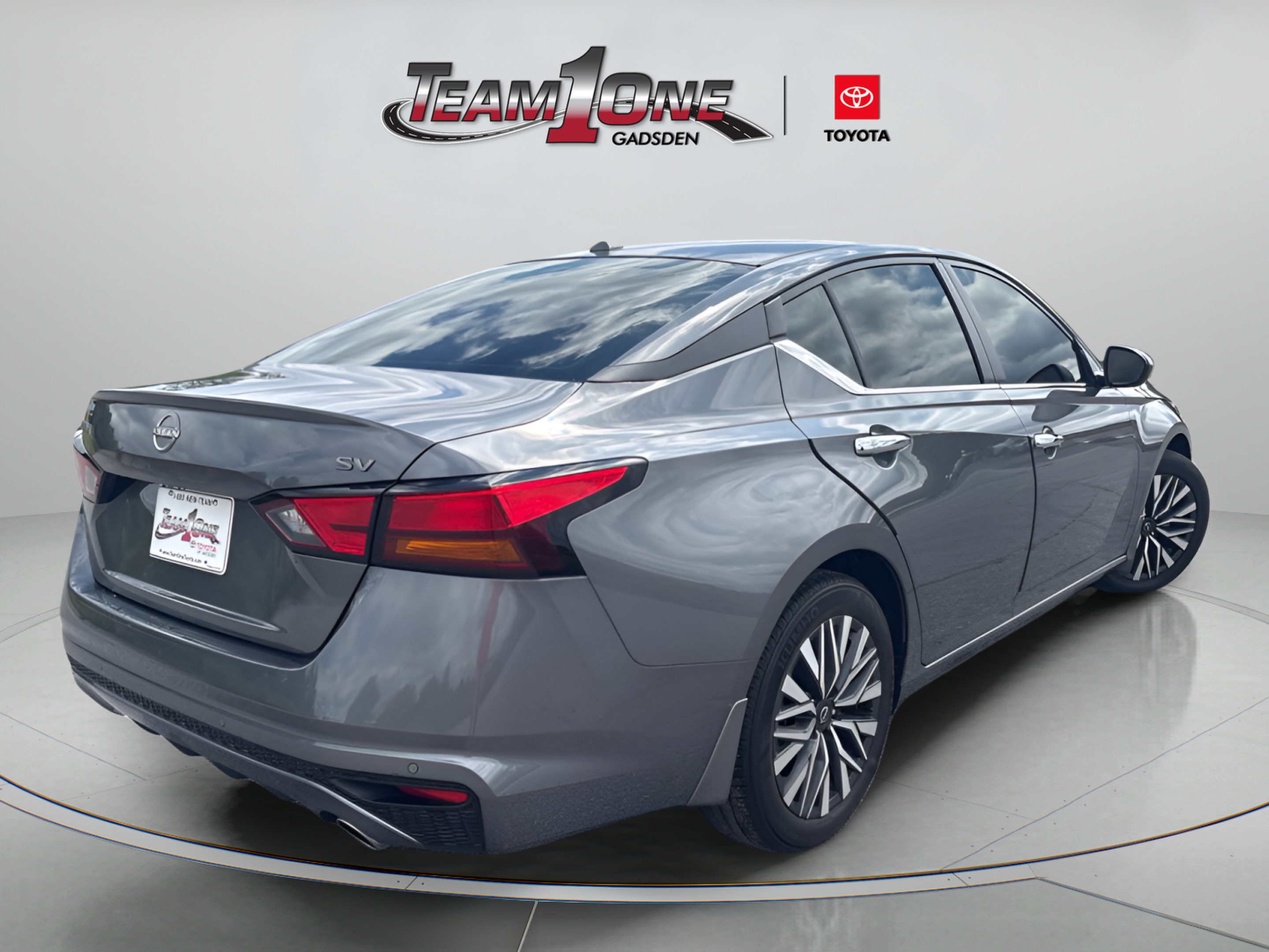 Used 2024 Nissan Altima 2.5 SV w/ SV Premium Package FWD image 7