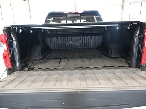 Used 2021 Chevrolet Silverado 1500 High Country w/ Technology Package image 7