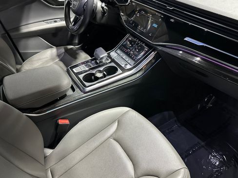 Used 2020 Audi Q8 Premium Plus w/ Premium Plus Package AWD/4WD image 15