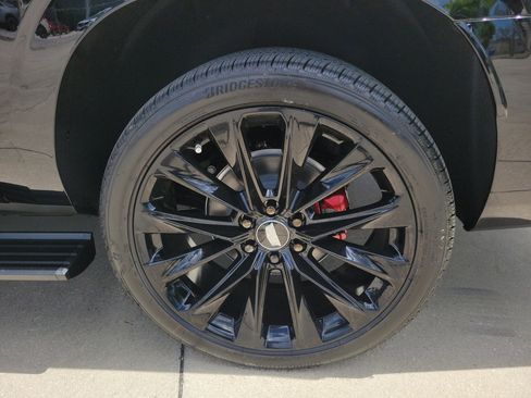 New 2026 Cadillac Escalade ESV Platinum Sport w/ LPO, ONYX Package image 32