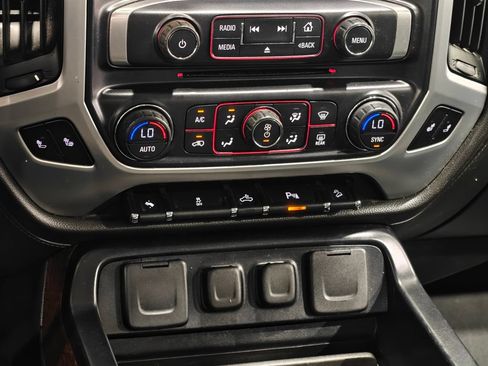 Used 2014 GMC Sierra 1500 SLT w/ SLT Crew Cab Value Package AWD/4WD image 8