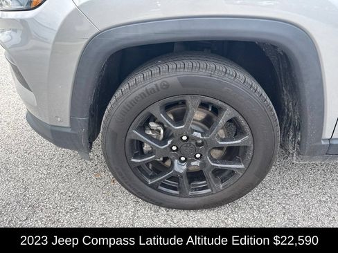 Used 2023 Jeep Compass Latitude w/ Convenience Group AWD/4WD image 9