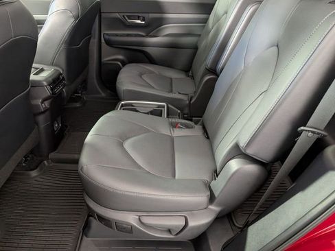 Used 2025 Toyota Grand Highlander FWD image 27