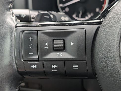 Used 2021 Nissan Rogue SL FWD image 25