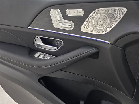 New 2026 Mercedes-Benz GLS 450 4MATIC image 17