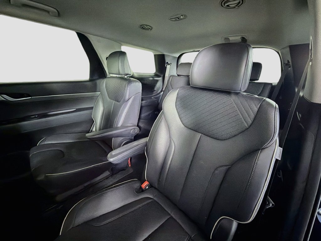 Used 2024 Hyundai Palisade SEL FWD image 25