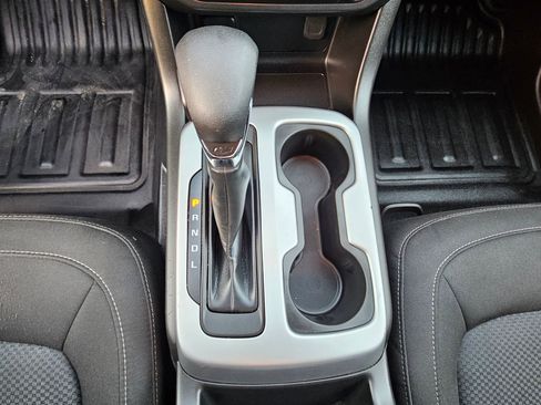 Used 2022 Chevrolet Colorado LT w/ Fleet Safety Package image 12