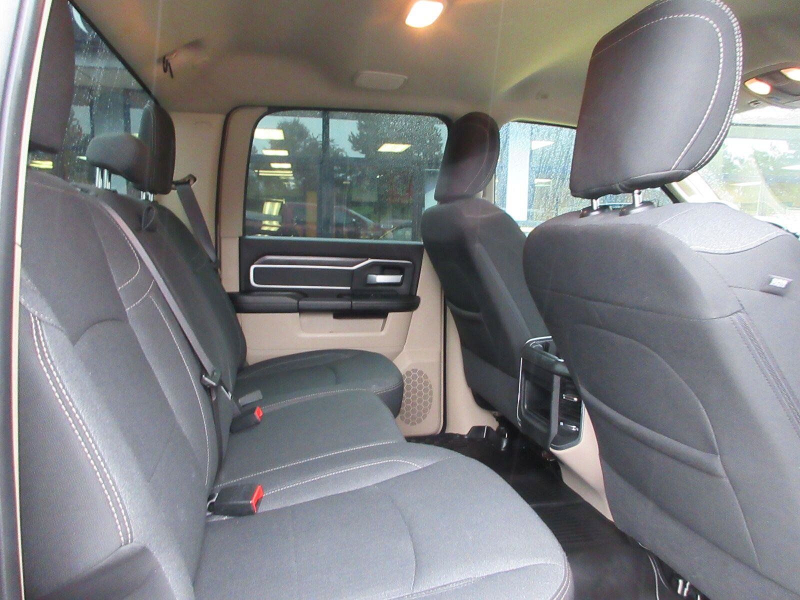 Used 2020 RAM 2500 Big Horn w/ Level 1 Equipment Group AWD/4WD image 18