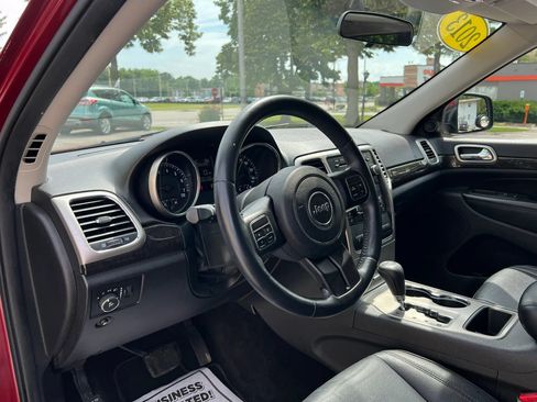 Used 2013 Jeep Grand Cherokee Laredo w/ Laredo E Group AWD/4WD image 10