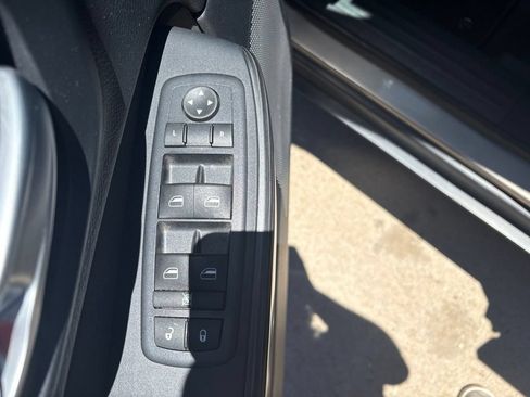 Used 2016 Jeep Cherokee Sport AWD/4WD image 15