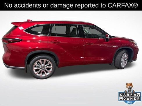 Used 2024 Toyota Highlander Limited AWD/4WD image 3