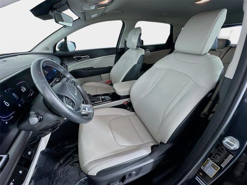 Certified 2023 Kia Sportage EX FWD image 11
