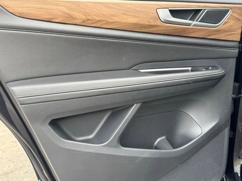 Used 2024 Volkswagen Atlas SE image 28